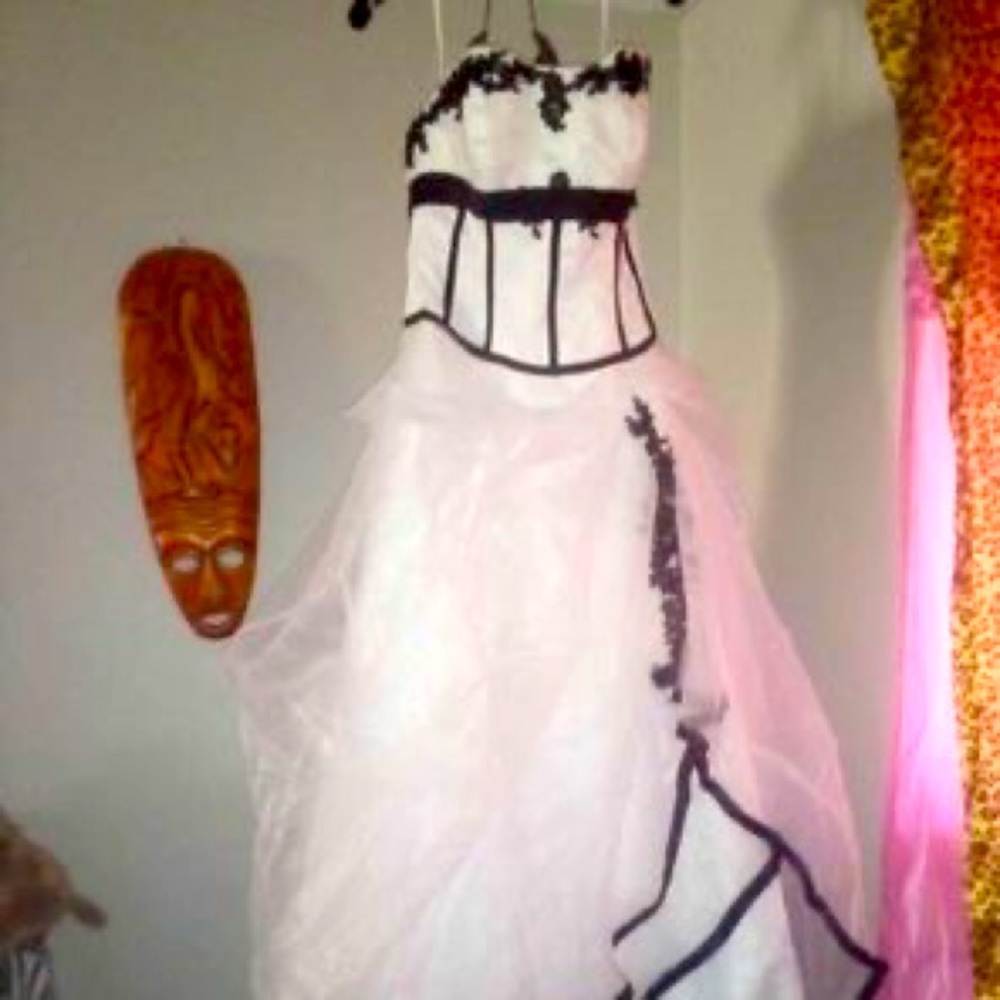 Brides dress or graduation dress brand new only wore for these pictures!